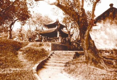 http://img.vietnam.vn/2010/06/02/12/59/Nha-bia-thanh-Co-Loa_w_500.JPG